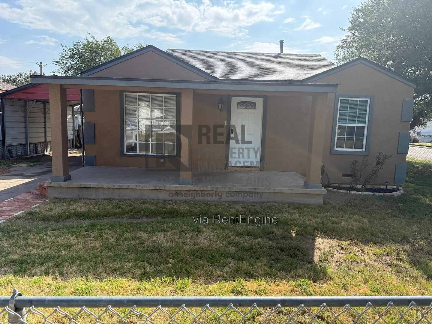 3 bed, 1.0 bath, 1074 sqft, $1,300 — Photo 1
