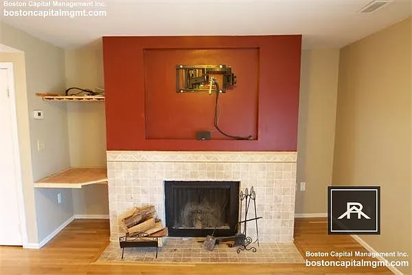 2 bed, 1.0 bath, $3,395 — Photo 2