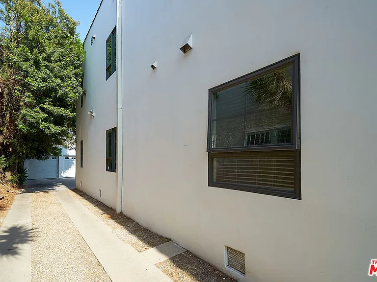 614 N Genesee Ave — Photo 5