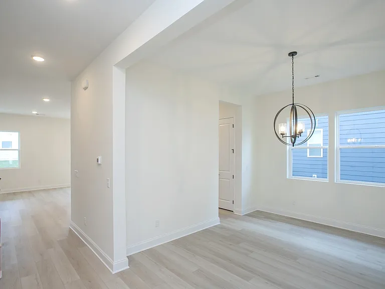 1735 Allwood Ave — Photo 5