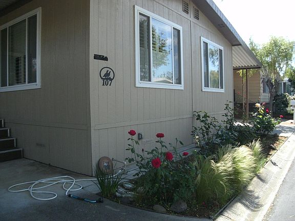 3rd image of 107 Quail Hollow Dr