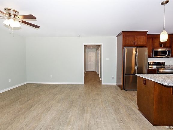 3rd image of 501 Sherman Ave