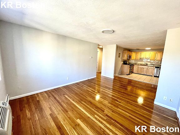 2nd image of 110A Babcock St #4H