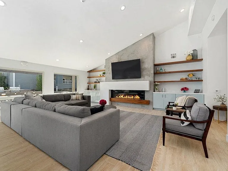 Pointe Luxe Apartment Homes — Photo 21