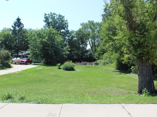 731 COLLEGE AVENUE, South Milwaukee, WI 53172