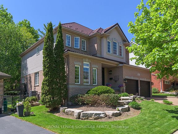 3rd image of 27 Autumn Ridge Trl