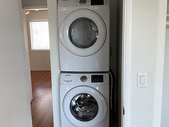 3rd image of 1500 N Buena Vista St APT F