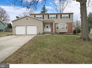 718 Lincoln Dr, Mount Laurel, NJ 08054