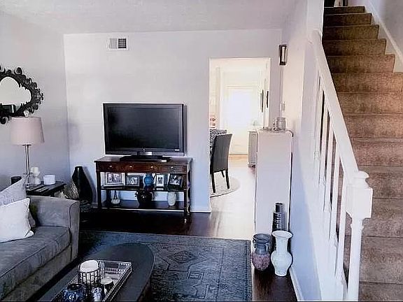 4th image of 1528 Westwood Ave #1528