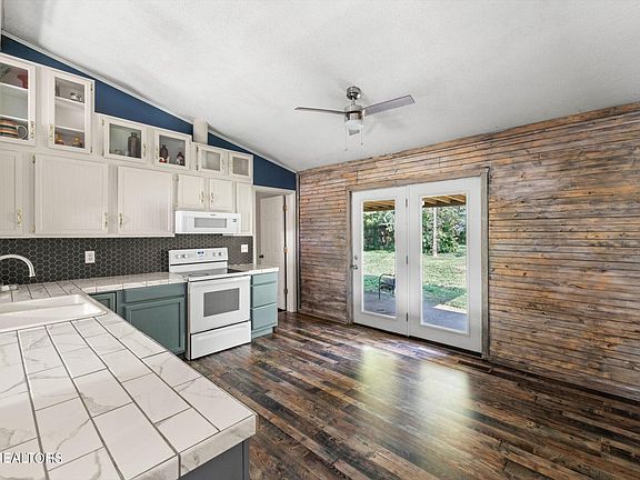 5th image of 1204 Coosa St