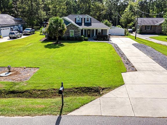 3rd image of 328 Rainwood Rd.
