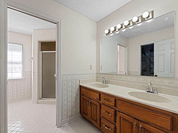 14th image of this home