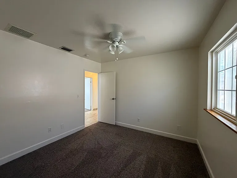 424 Oakmont Dr — Photo 48