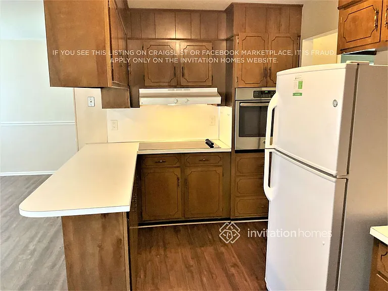 1732 Balfour Ln — Photo 9