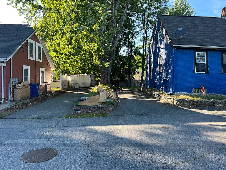 13 Albro Ave — Photo 16