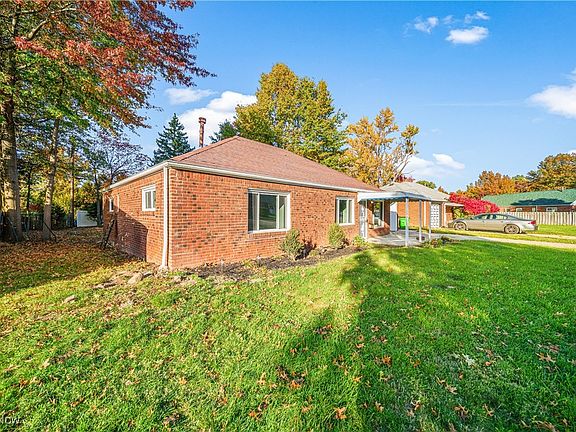 2nd image of 27381 Beech Dr