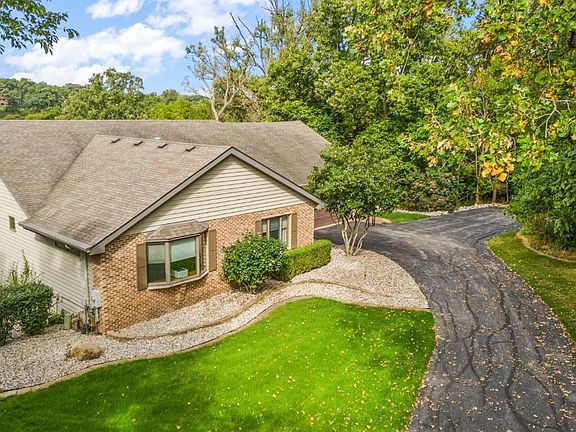 2nd image of 11604 Hawthorne Ct