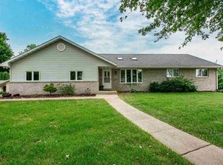 17700 River Vista Ct, Dubuque, IA 52001