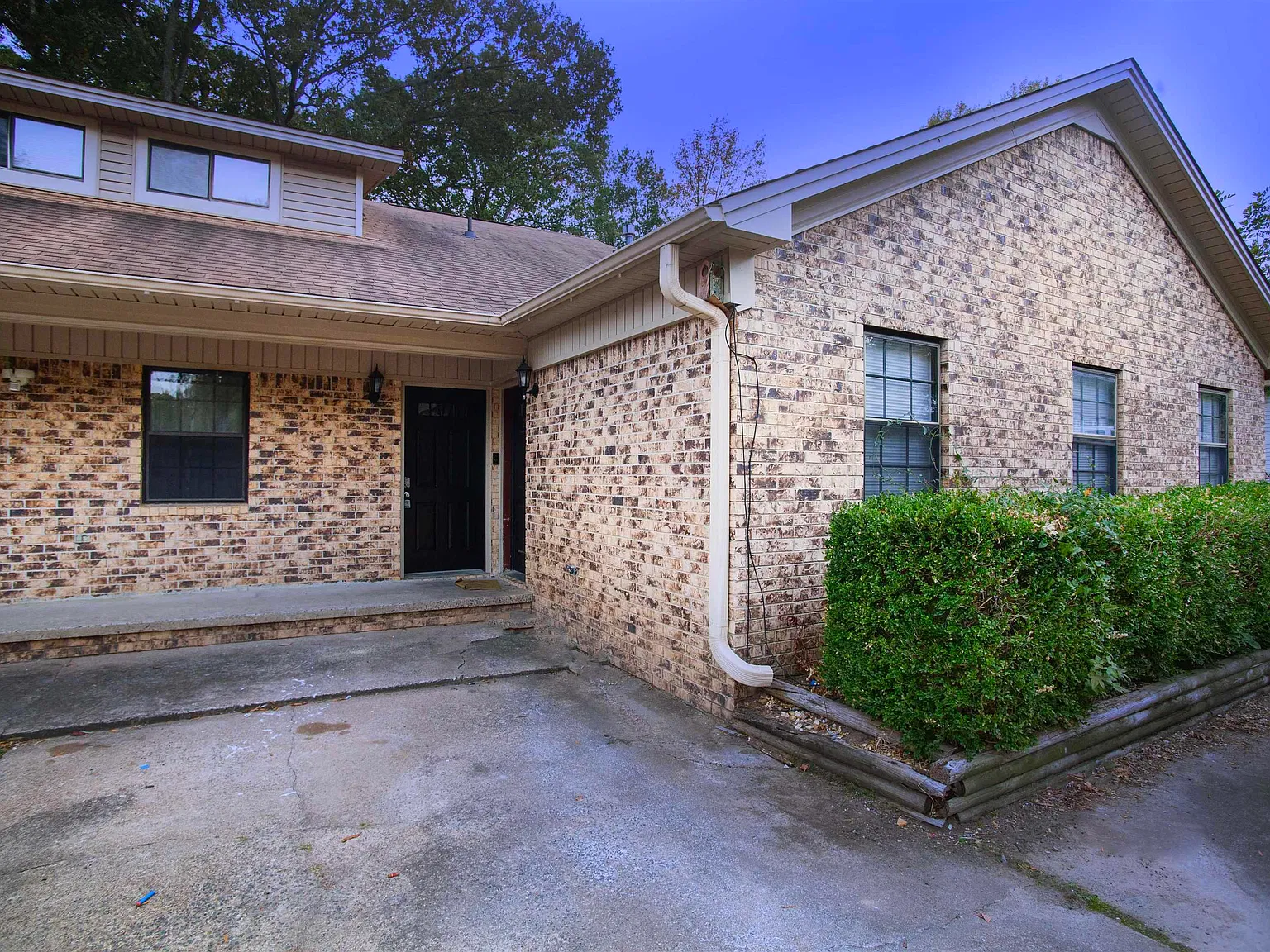 2 bed, 2.0 bath, 1316 sqft, $1,000 — Photo 2