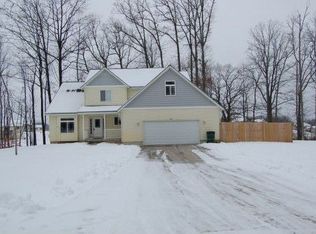 2289 Pointe North Dr NE, Cedar Springs, MI 49319