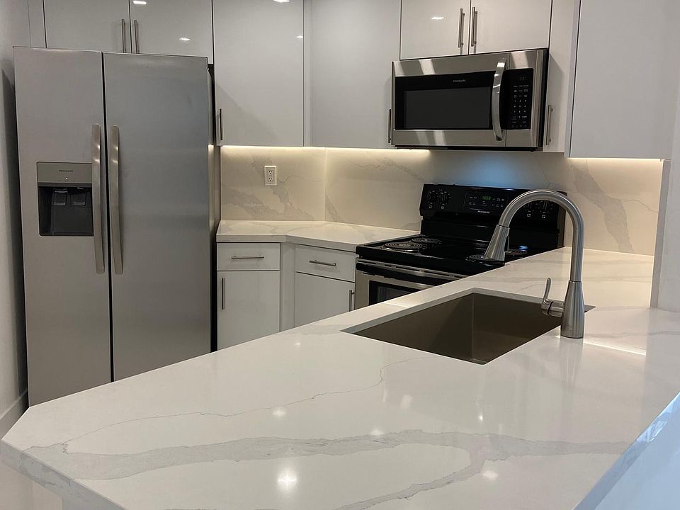 1st image of 9409 Fontainebleau Blvd