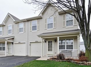 2742 Cedar Glade Rd, Naperville, IL 60564