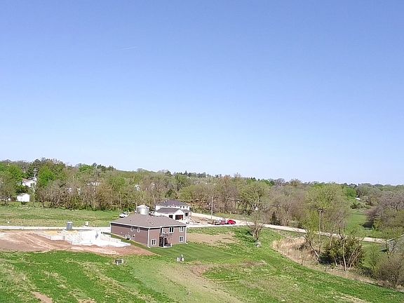 3rd image of 1020 Evergreen Rd