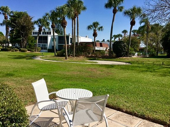 3rd image of 769 Village Cir #123