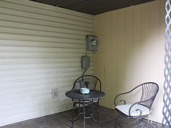 3rd image of 1100 N Forest View Dr N