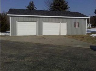 9435 21 Mile Rd NE, Sand Lake, MI 49343