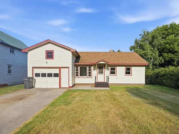 206 1st Ave NE, Hankinson, ND 58041