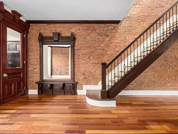 4th image of 248 W 121st St