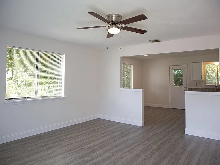 2445 Thomasson Dr — Photo 29