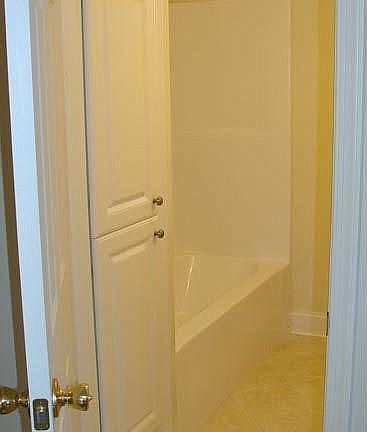 NEW - Ceramic Tile/Walls/Lights