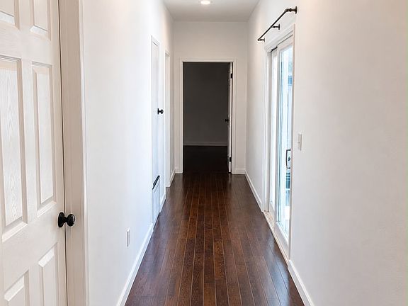 3rd image of 4824 La Roda Ave