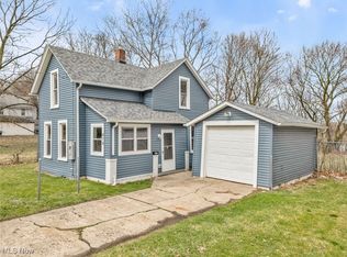 879 Lorain St, Akron, OH 44305