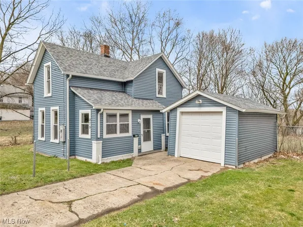 879 Lorain St, Akron, OH 44305