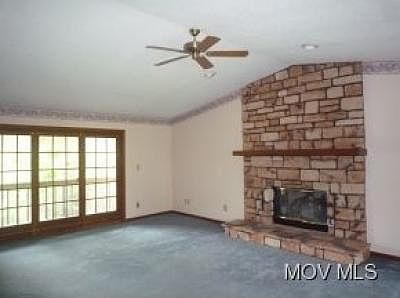 3rd image of 10 James Ct