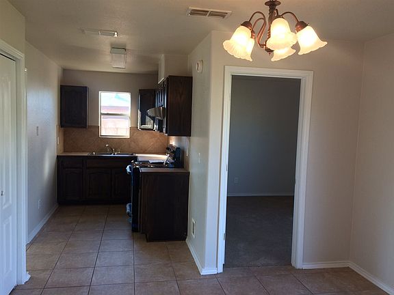 3rd image of 620 Bougainvillea St