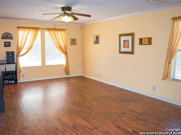 2nd image of 206 Mallow Grv