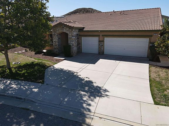 2nd image of 29187 Glencoe Ln