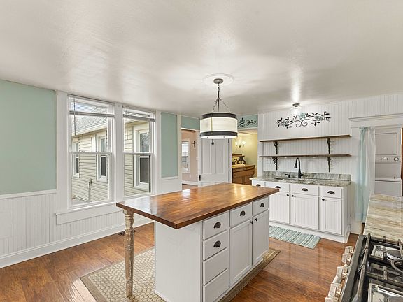 4th image of 23749 Turner Ct
