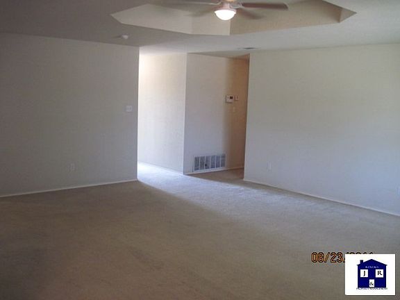 3rd image of 604 Mesquite Cir