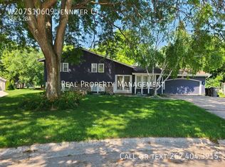 W207S10609 Jennifer Ct, Muskego, WI 53150