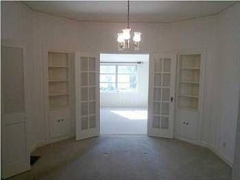 4th image of 2216 Country Club Dr