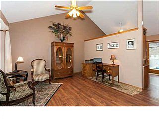 4th image of 1309 N Prescott Ct
