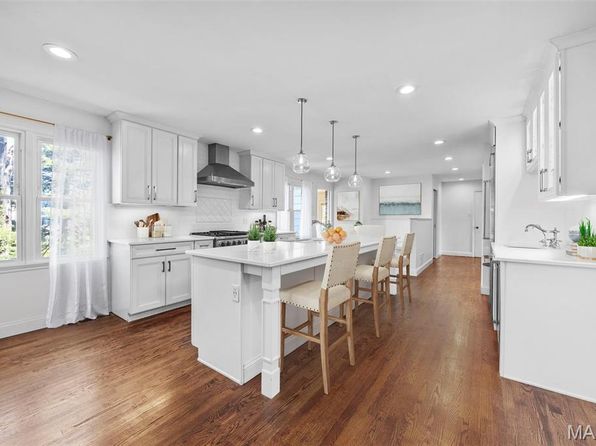 1304 Brynnwood Dr, Saint Louis, MO 63124