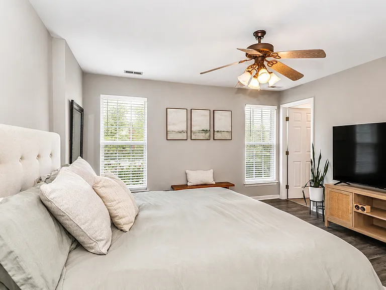 17633 Delmas Dr — Photo 11