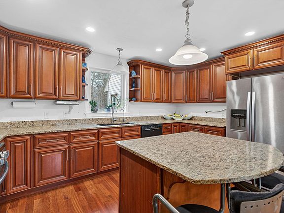 3rd image of 190 Blackwater Road