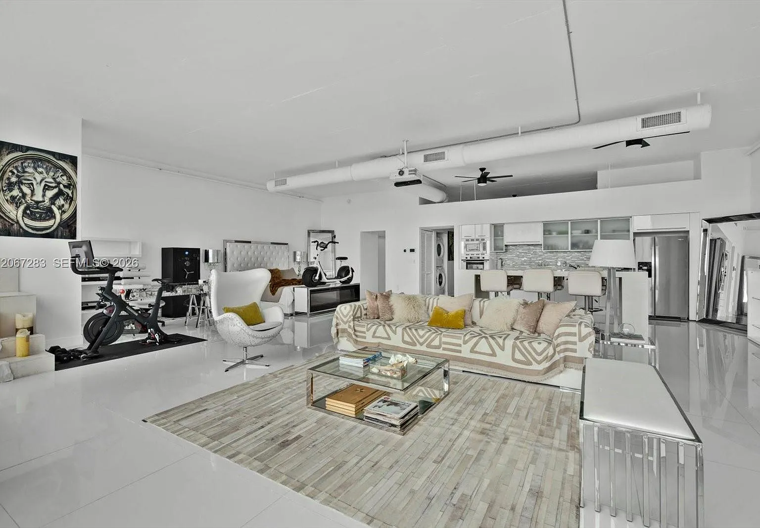 Space 01 Condo — Photo 4